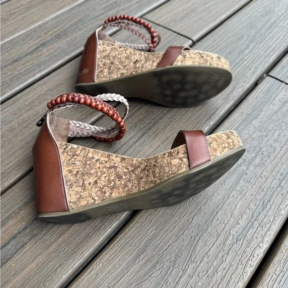 Blowfish Women's Tan and Brown Beaded Wedges - Picture 5 of 5